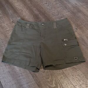 Columbia shorts, khaki green size 8 cargo pocket